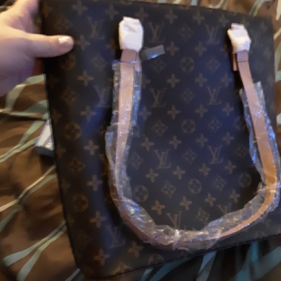 Purse - Picture 2 of 3